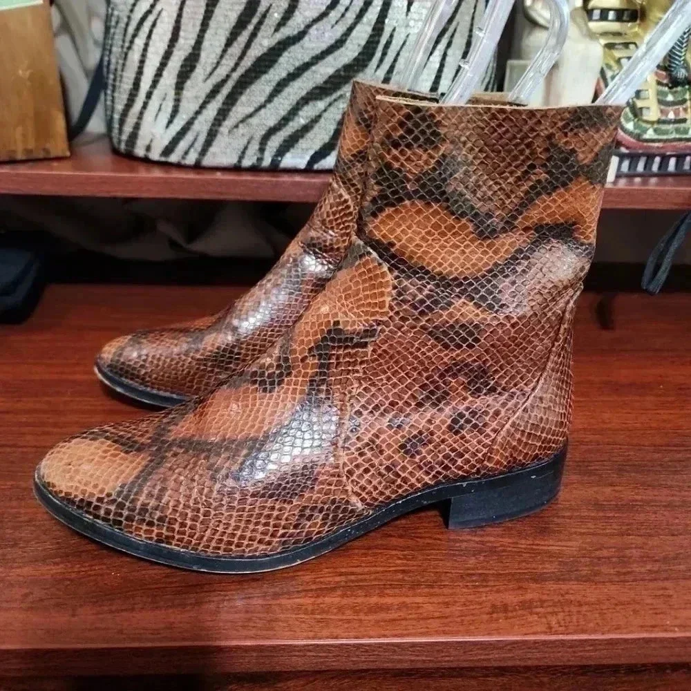 TOPSHOP Leather snakeskin Boots. Size 37